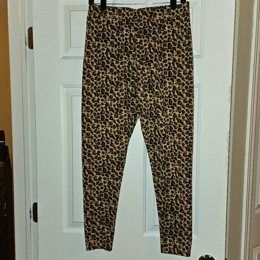 SOFT SURROUNDINGS Must Have Leggings Leopard Print Women's sz M